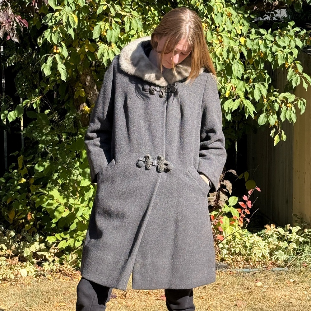 1950s VINTAGE Junior maid by JOCARDI wool swing Coat with mink Collar M/L - Picture 5 of 17